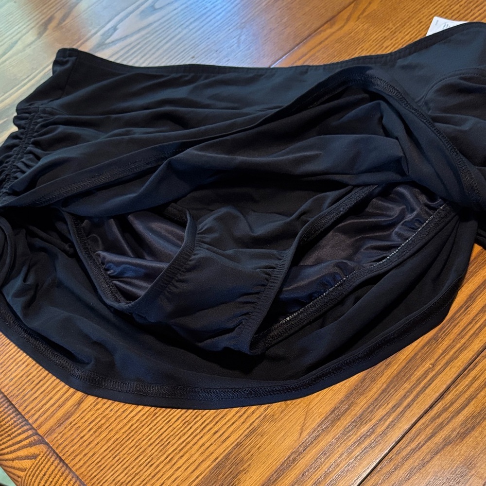 Lands' End Black Swim Skirt with Built-in Shorts. Built-in panties.
